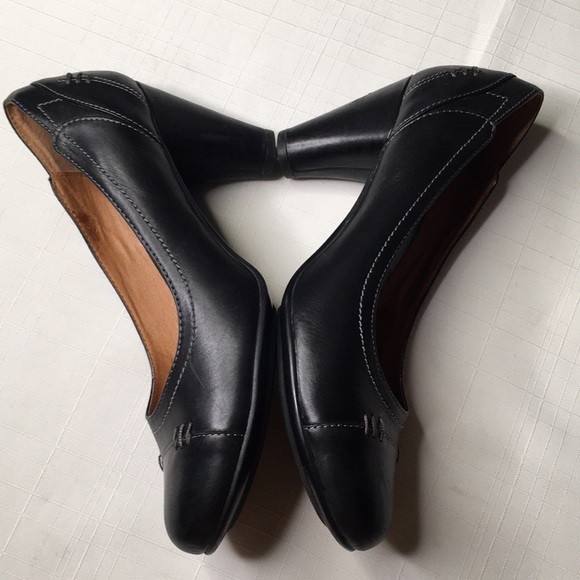 Sold NORDSTROM Be comfortable  by BLONDO black leather pump - Picture 2 of 8